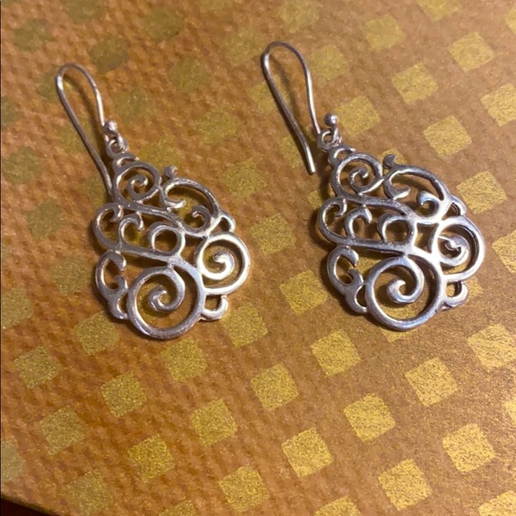 Silver drop earrings lightweight and comfortable - Picture 2 of 5